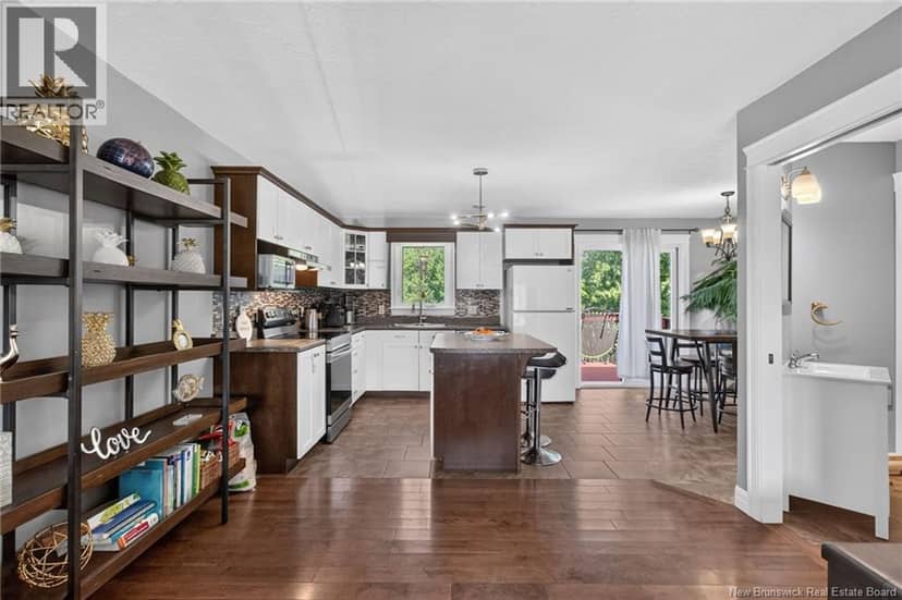 100 Belle Foret Street — photo 11 of 40
