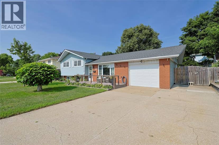 1309 Indian Road — photo 3 of 40