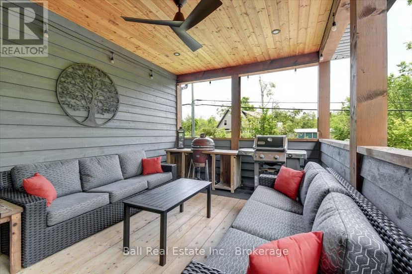18 Six Foot Bay Road — photo 13 of 40