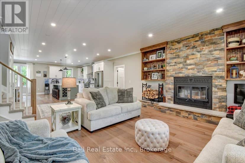 18 Six Foot Bay Road — photo 4 of 40