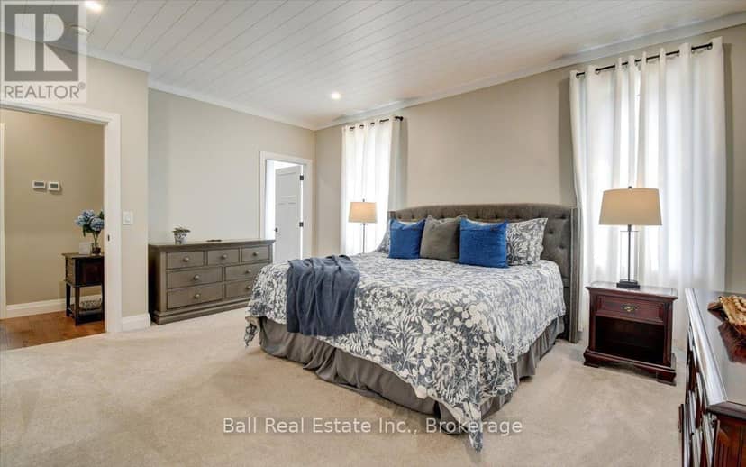 18 Six Foot Bay Road — photo 9 of 40