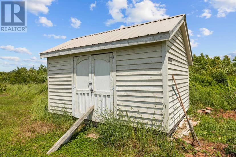 4161 Fort Augustus Road, Fort Augustus, photo 2
