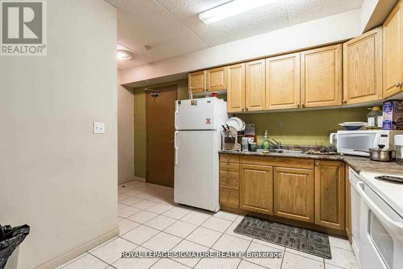 101 - 253 Lester Street — photo 12 of 34