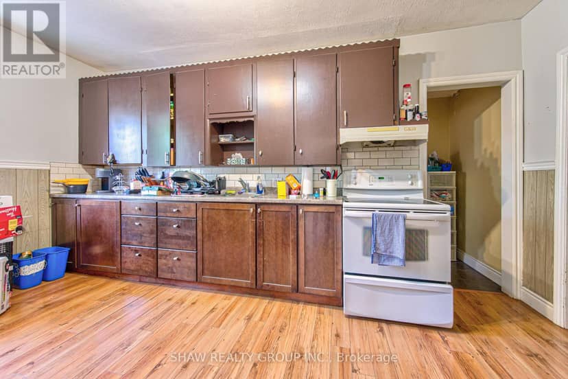 819 Duke Street — photo 11 of 40