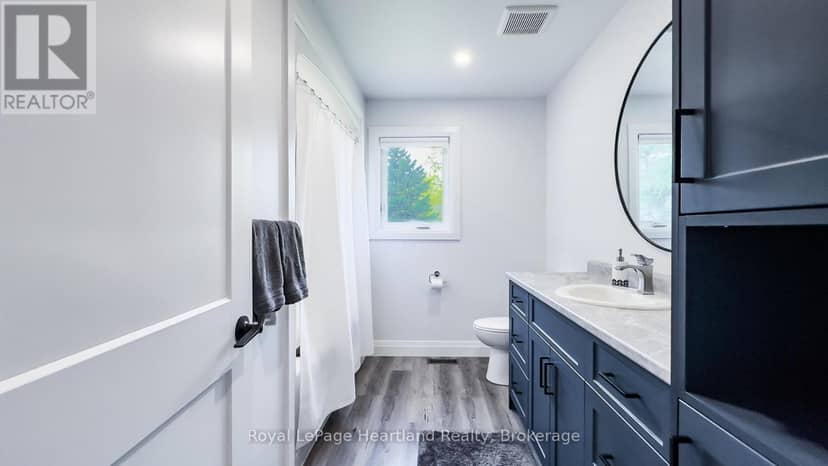 86 Osborne Street — photo 17 of 40