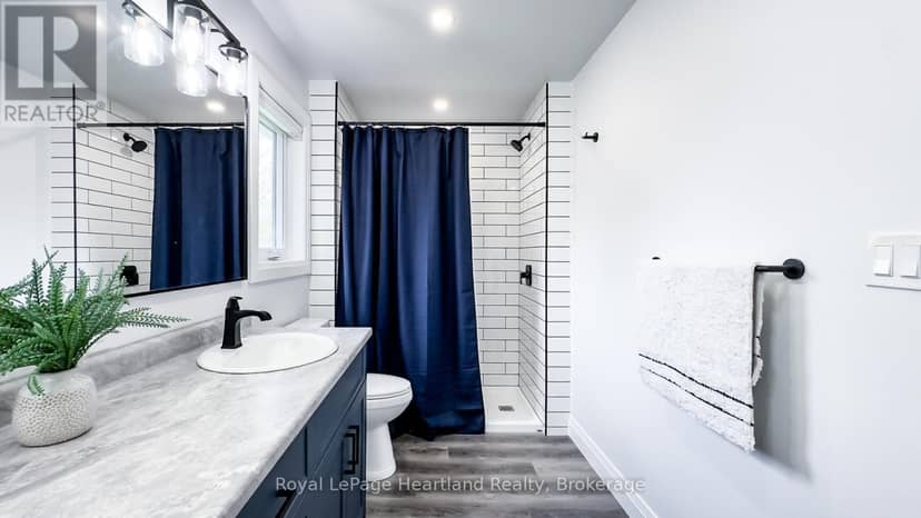 86 Osborne Street — photo 23 of 40