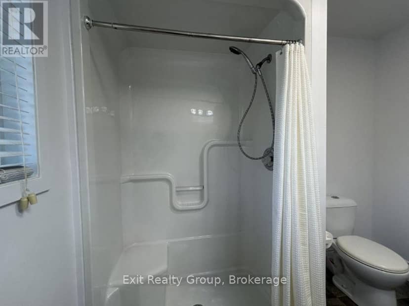 90 Byron Street — photo 34 of 40