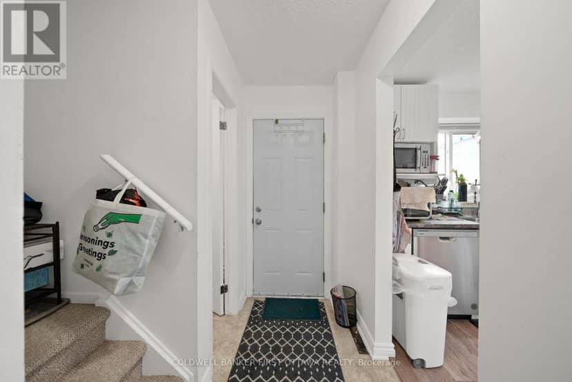 19 - 158 Barrow Crescent — photo 5 of 40
