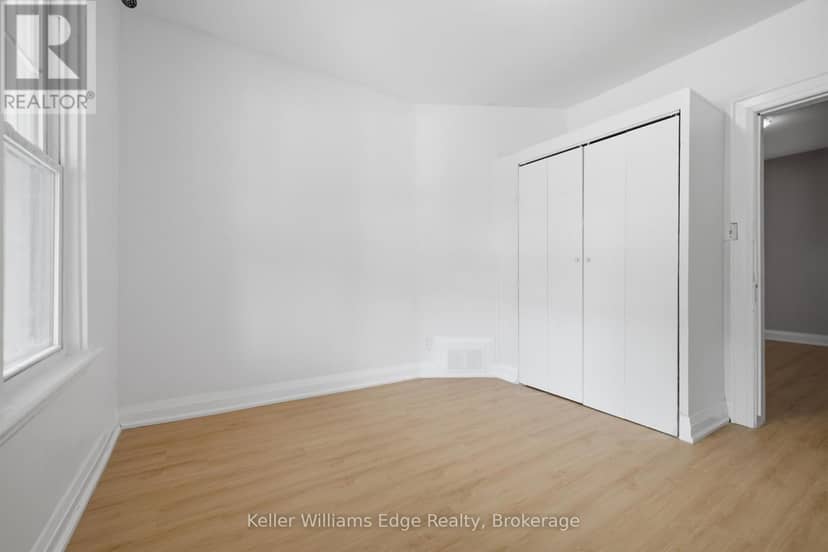 104 Rosslyn Avenue N — photo 12 of 40
