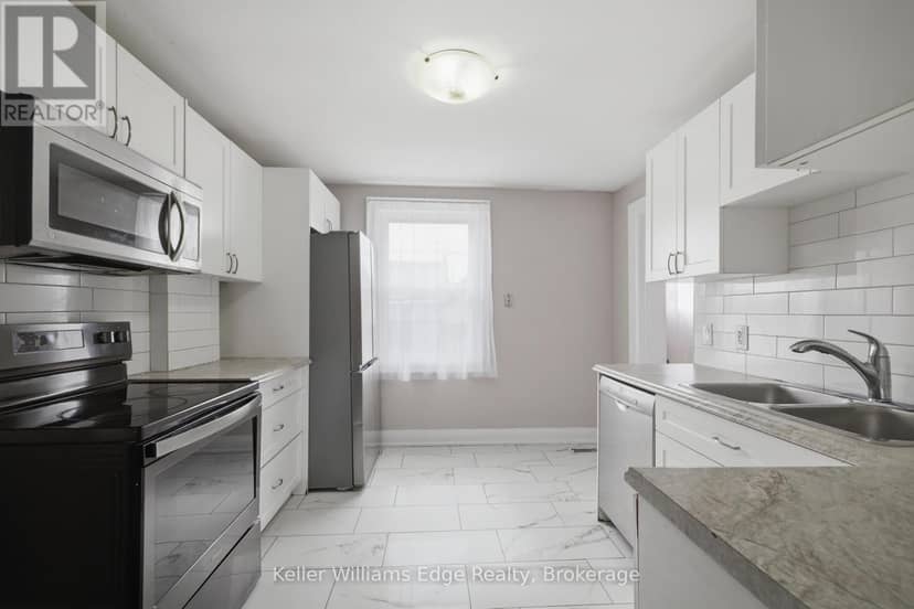 104 Rosslyn Avenue N — photo 14 of 40