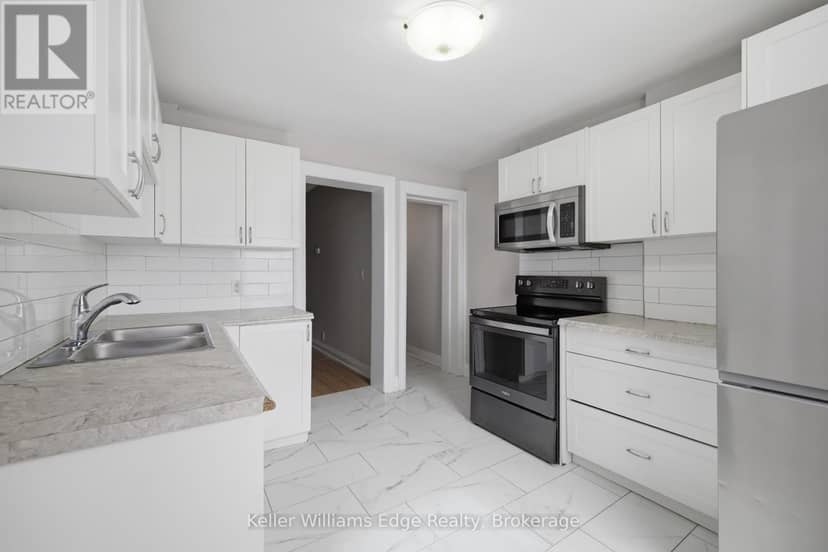 104 Rosslyn Avenue N — photo 16 of 40