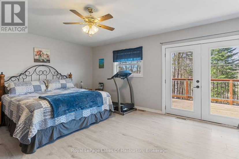 1096 Chelsea Lane — photo 19 of 40