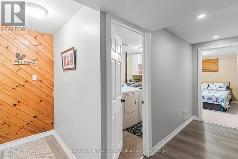 1096 Chelsea Lane — photo 30 of 40