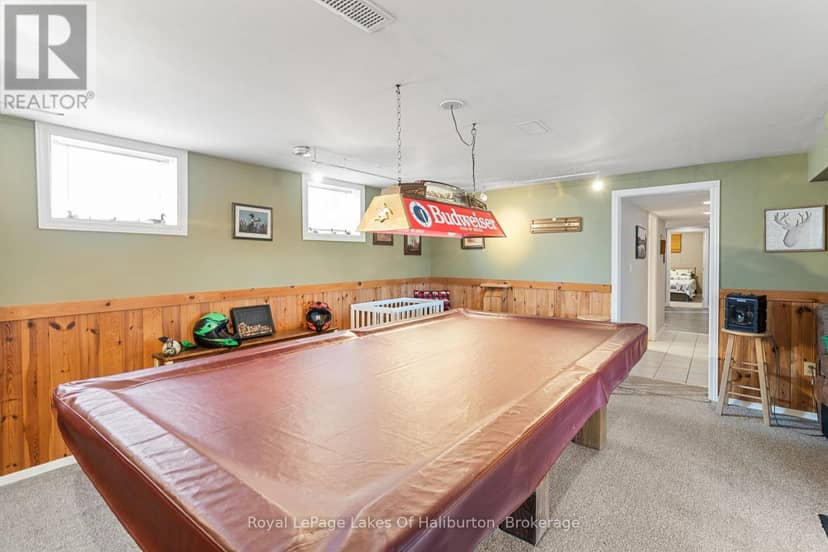 1096 Chelsea Lane — photo 33 of 40