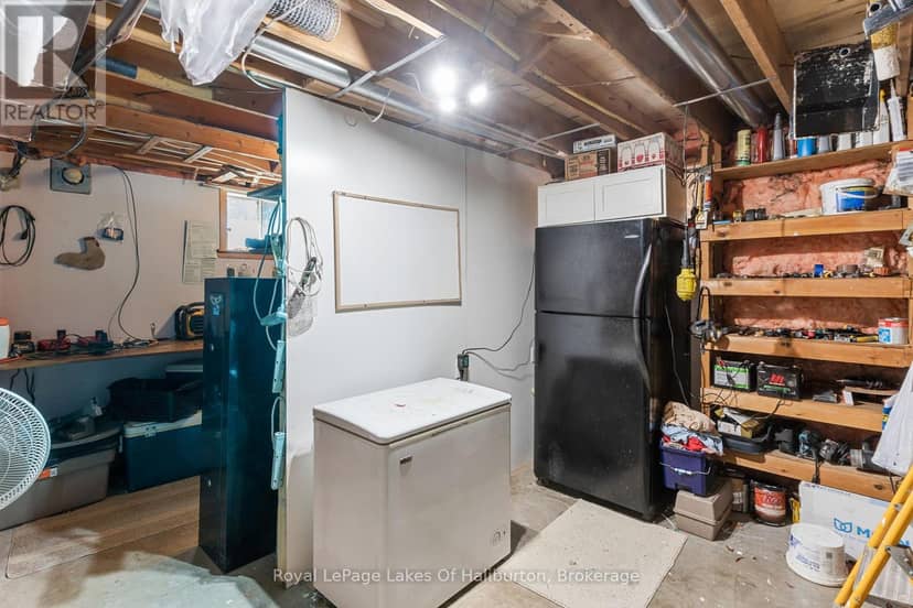 1096 Chelsea Lane — photo 35 of 40