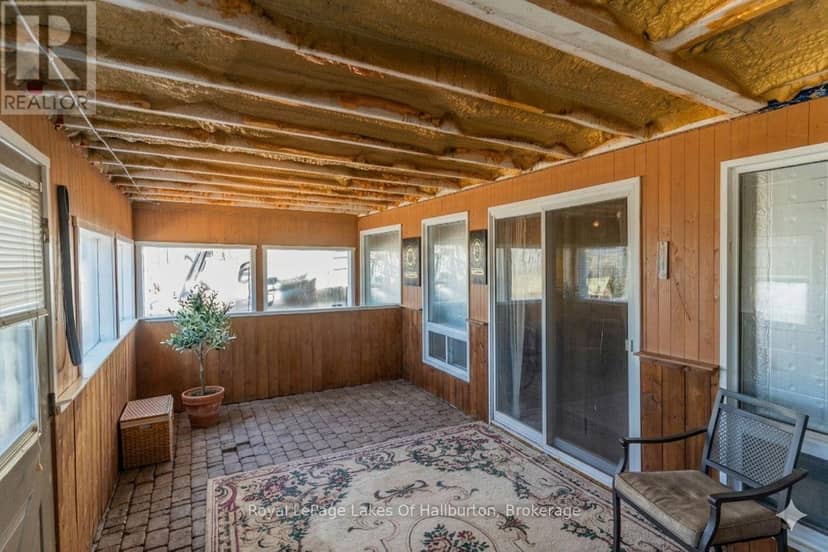 1096 Chelsea Lane — photo 36 of 40