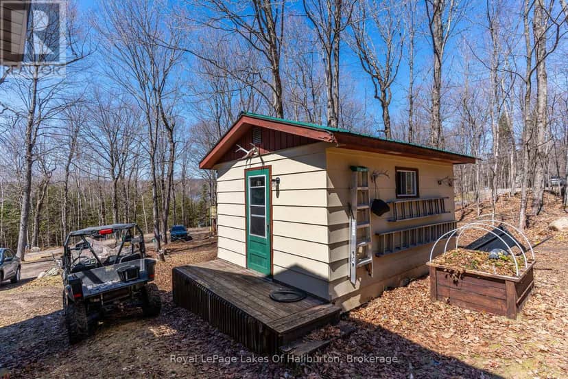 1096 Chelsea Lane — photo 37 of 40