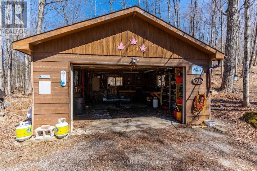 1096 Chelsea Lane — photo 40 of 40