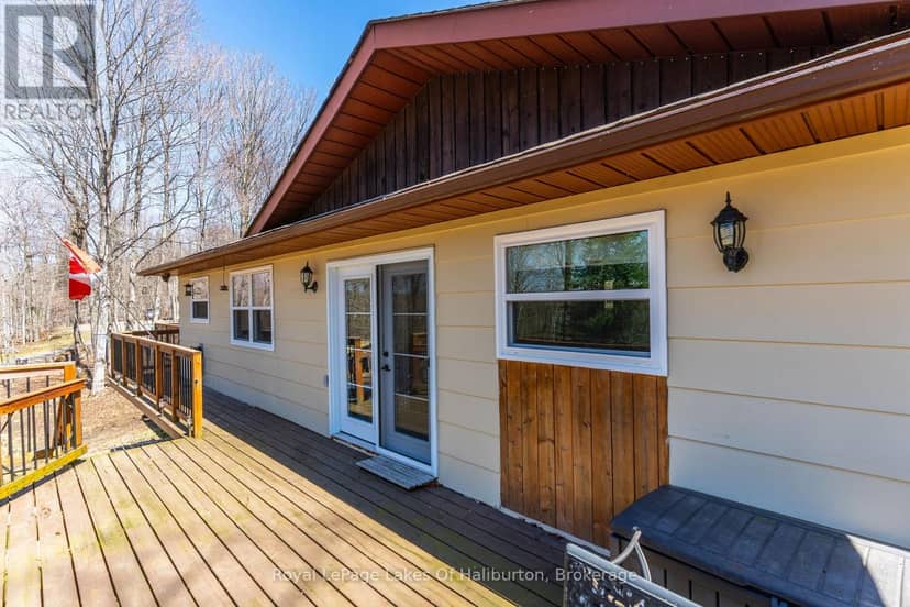 1096 Chelsea Lane — photo 7 of 40