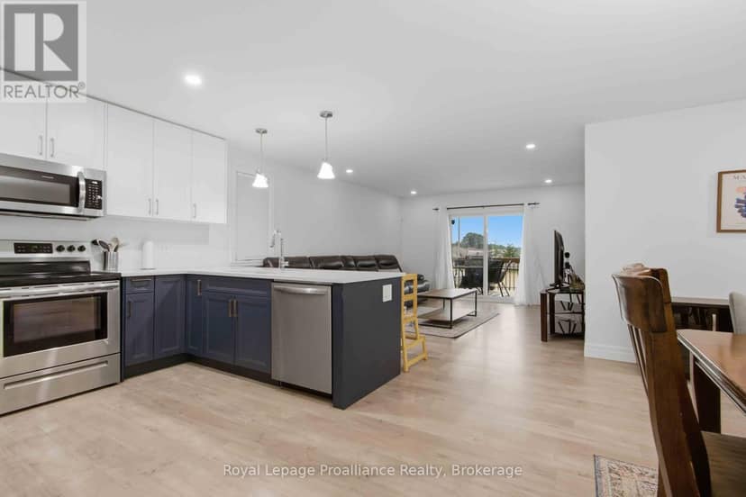 21 Cedar Park Crescent — photo 6 of 27