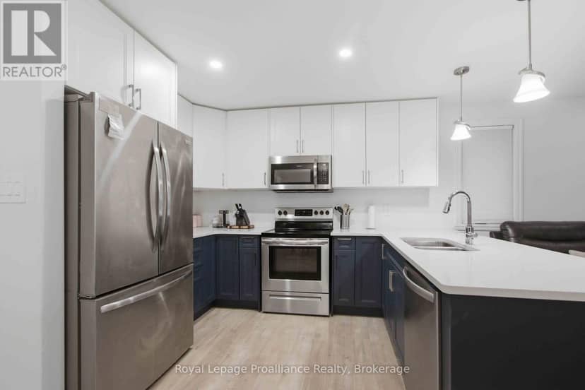21 Cedar Park Crescent — photo 7 of 27