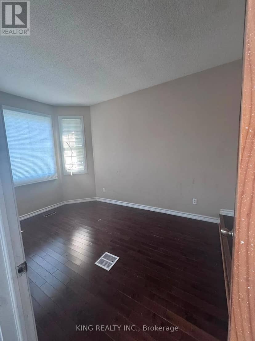 526 Grove Street E — photo 14 of 21