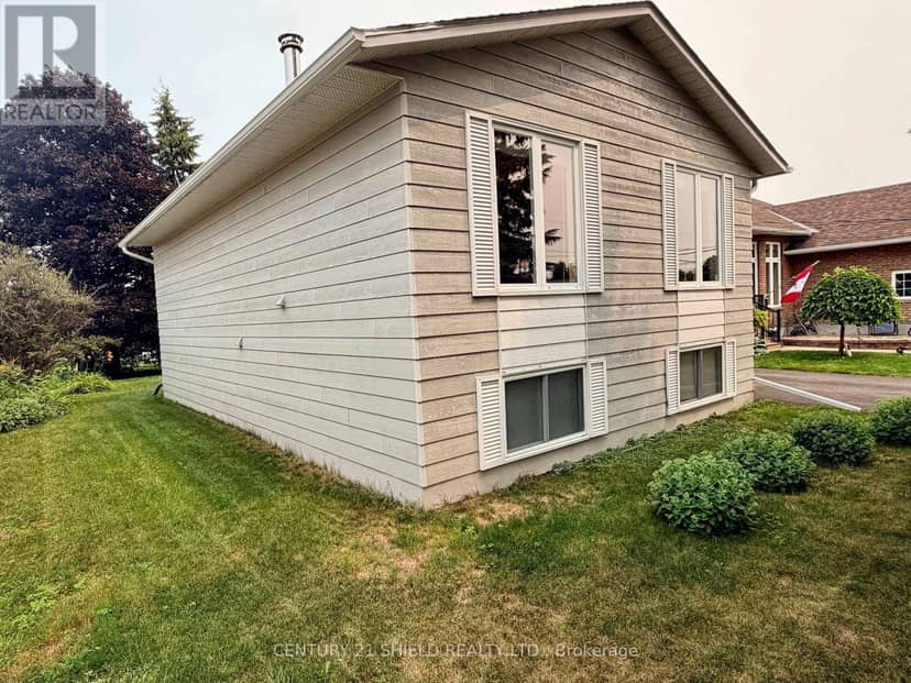 241 Sarah Street — photo 25 of 26