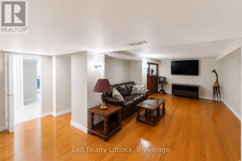 2 Edgewood Avenue — photo 18 of 40