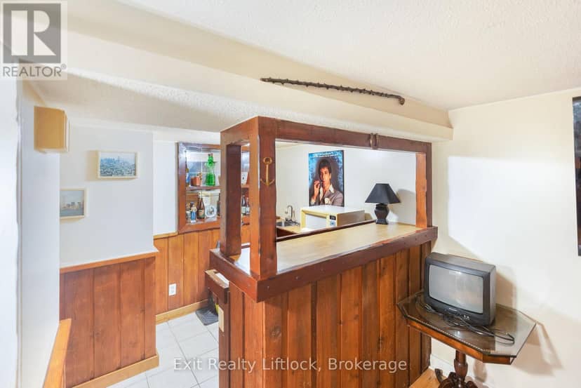2 Edgewood Avenue — photo 20 of 40