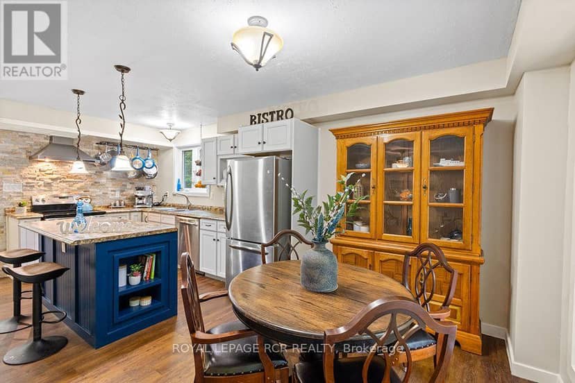 10 Dunks Bay Road — photo 10 of 40
