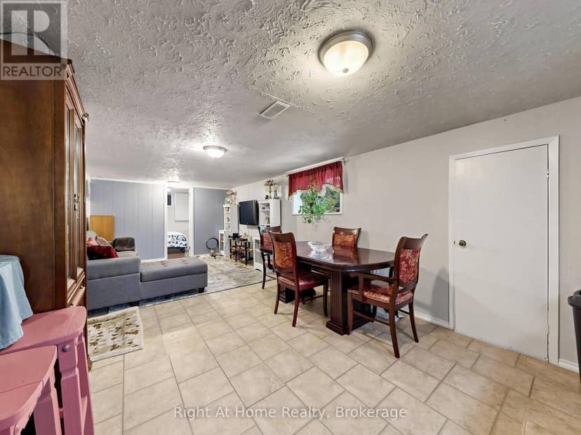 536 Barbara Street — photo 33 of 40