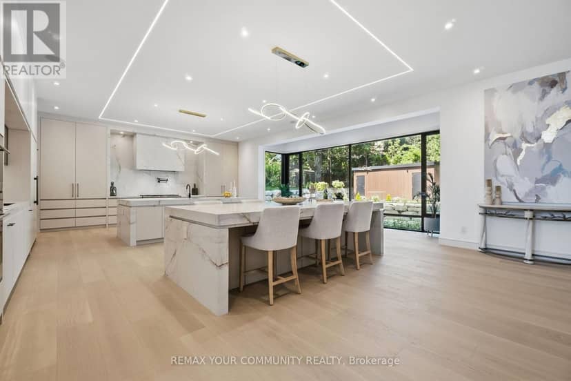 35 Riverside Boulevard — photo 12 of 40
