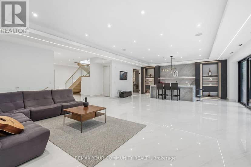 35 Riverside Boulevard — photo 33 of 40