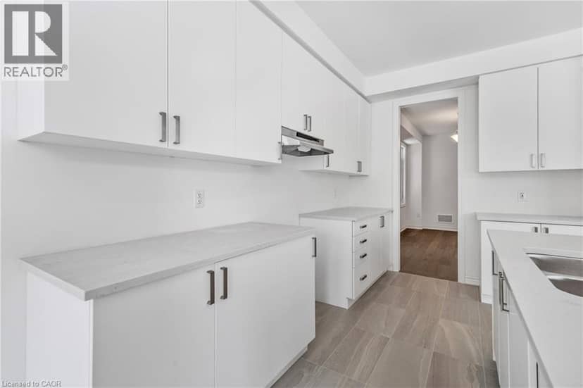 8 DAISY Street — photo 9 of 40