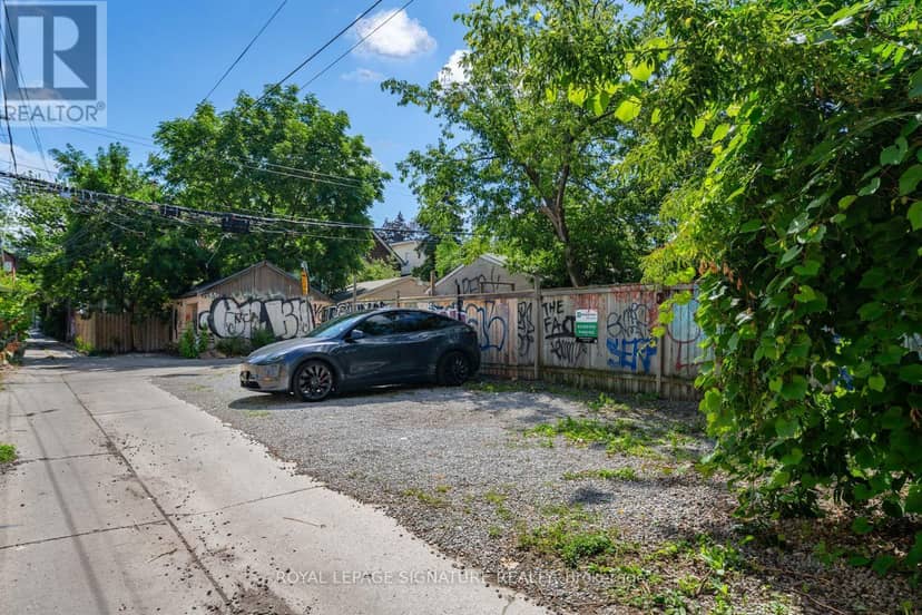 725 Dovercourt Road — photo 18 of 22