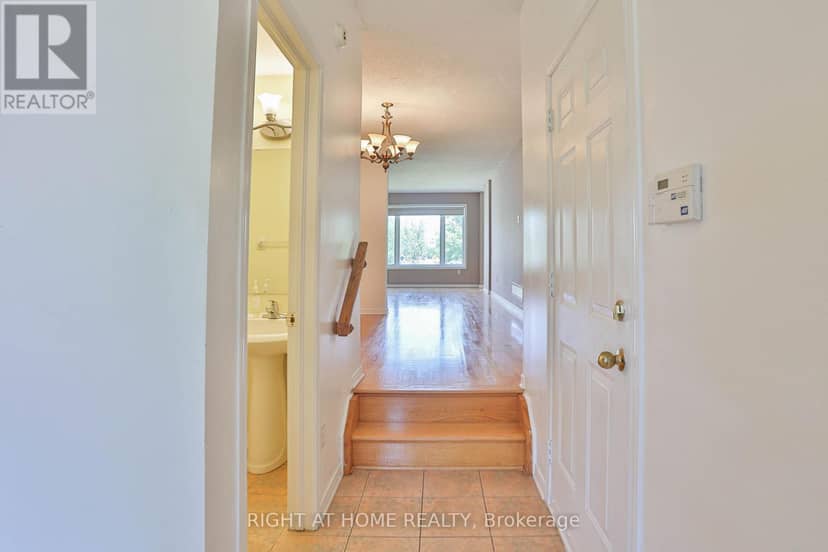 142 Lilibet Crescent E — photo 4 of 29