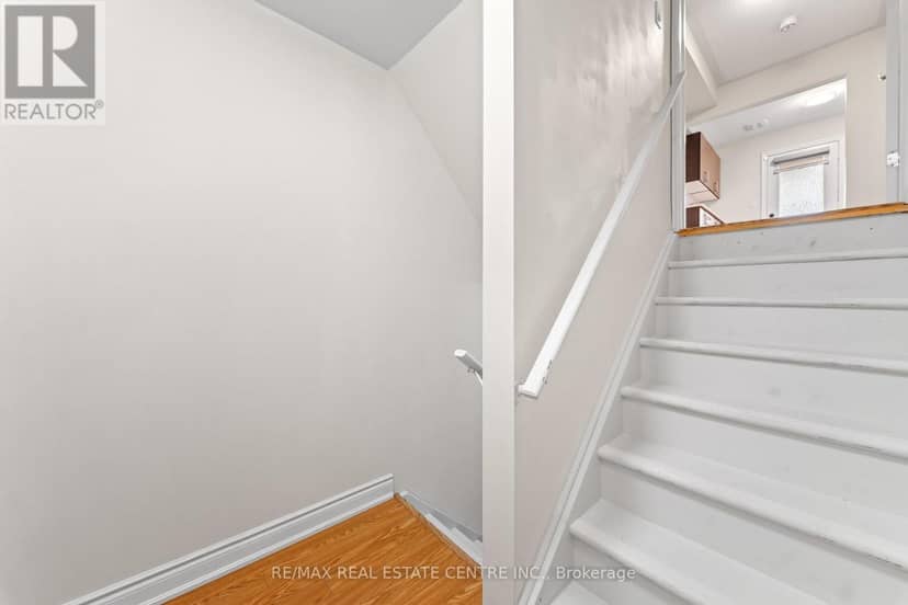 34 Aspen Hills Road — photo 32 of 39
