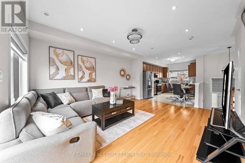 34 Aspen Hills Road — photo 8 of 39