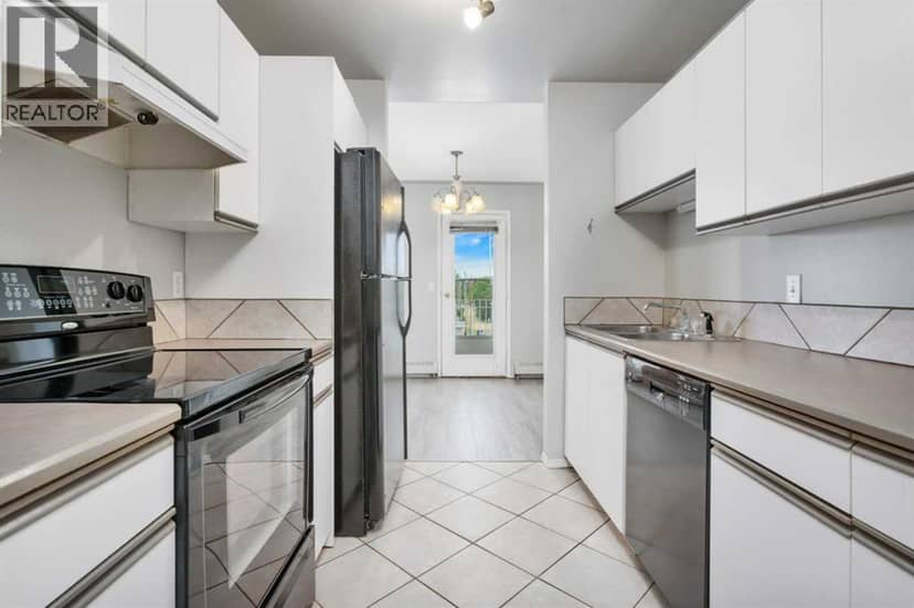 312, 5135 Lakeshore Drive, Sylvan Lake, photo 5