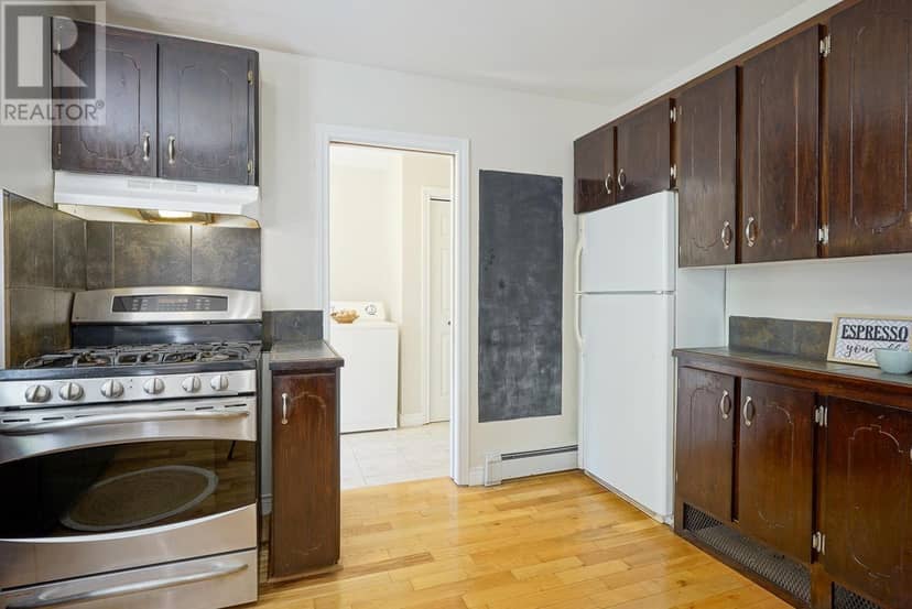 14 St. Catherines Avenue — photo 11 of 32
