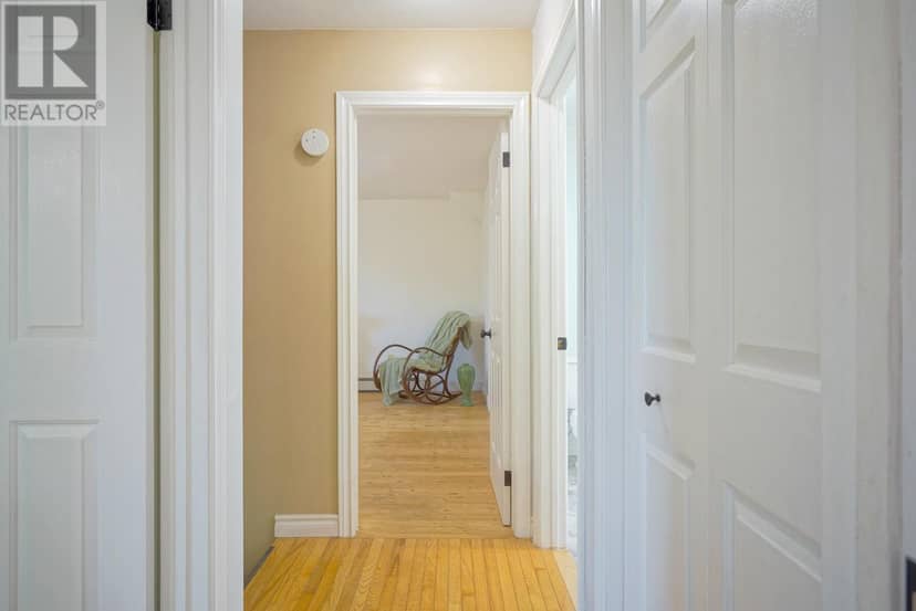 14 St. Catherines Avenue — photo 16 of 32