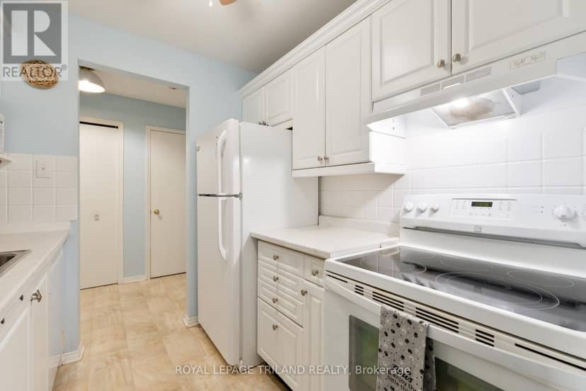119 - 440 Wellington Street — photo 10 of 24