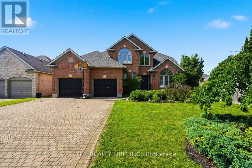 16 Fitzwilliam Boulevard — photo 1 of 40