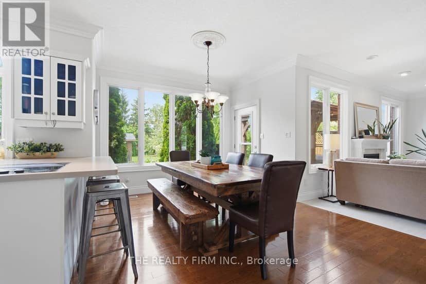 16 Fitzwilliam Boulevard — photo 10 of 40