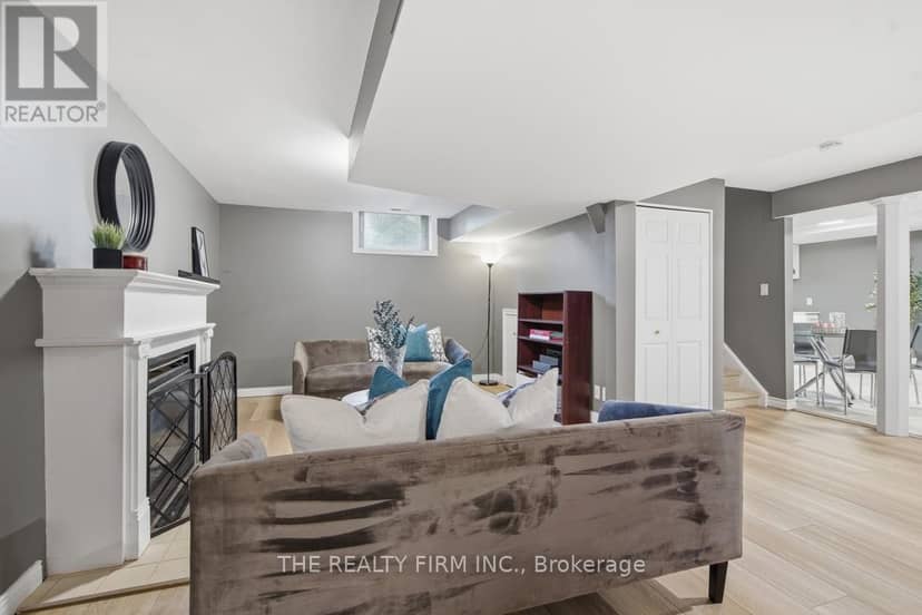16 Fitzwilliam Boulevard — photo 32 of 40