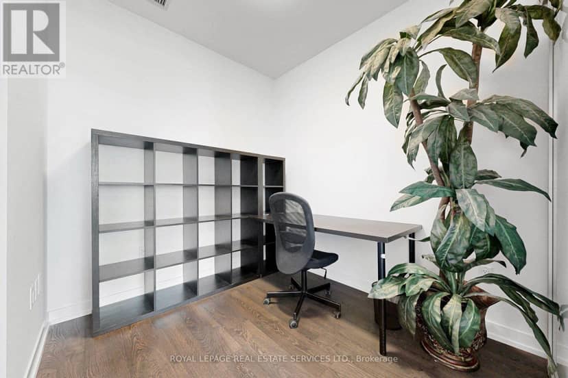 1107E - 8868 Yonge Street — photo 18 of 36