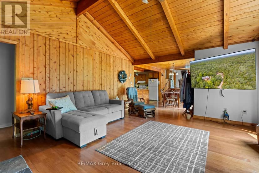 479 Dyers Bay Road — photo 12 of 40