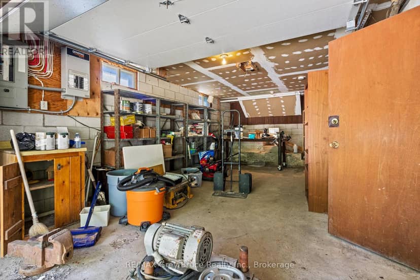 479 Dyers Bay Road — photo 36 of 40