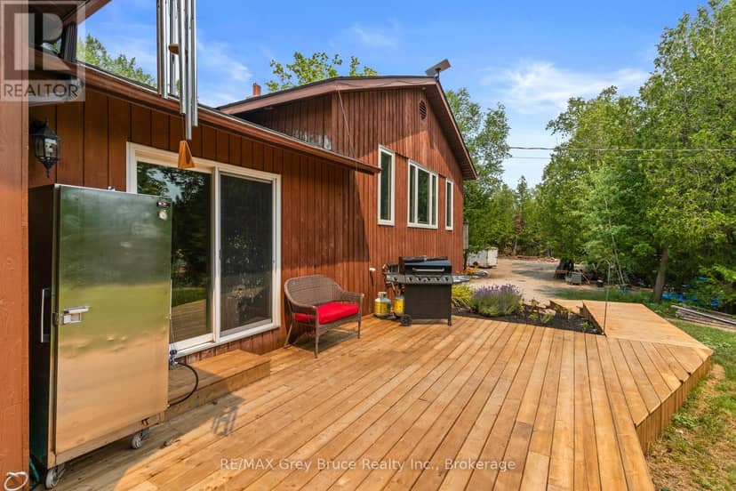 479 Dyers Bay Road — photo 6 of 40