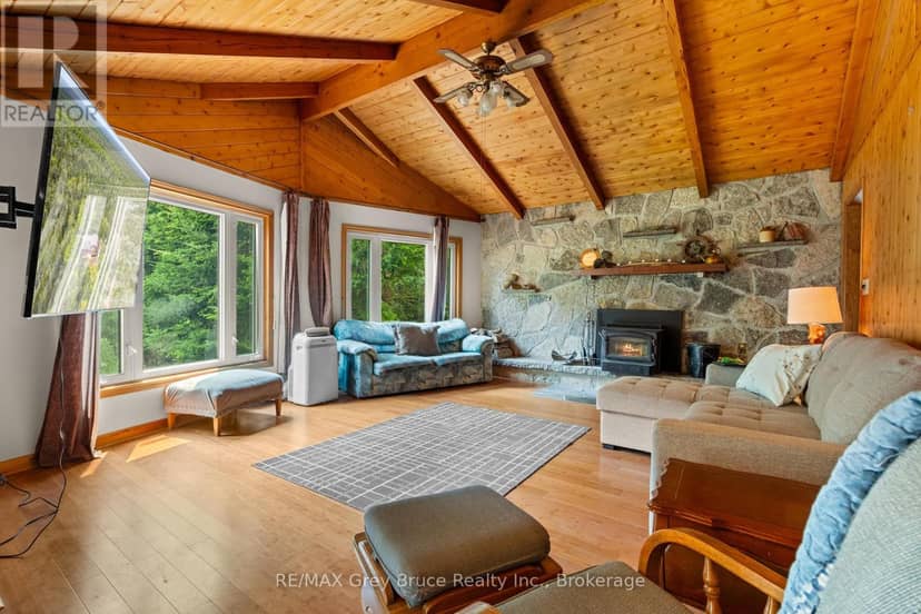 479 Dyers Bay Road — photo 9 of 40